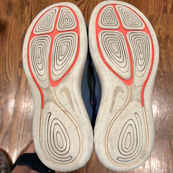Nike Kids Lunarglide 8 sneaker size 5.5 - Picture 7 of 10